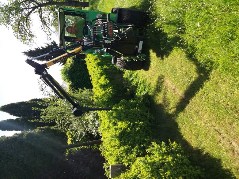 Arbeit mit dem Radlader bei Lehn Haus & Garten